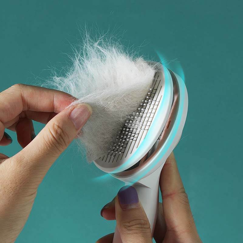 後処理ラクラク;ワンプッシュで毛を押し出すことができるから、毛が簡単に取れます。  ブラシから毛を剥がす作業が一瞬で終わります。